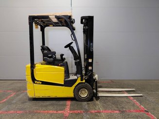 Carrelli elevatori elettrici Yale ERP13-15VC