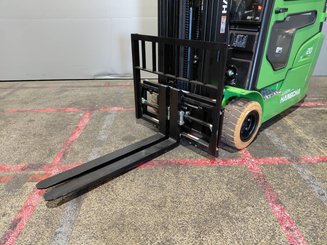 Carrello elevatore frontale a 3 ruote Hangcha XC3-20i (CPDS20-XCY2G-SI)