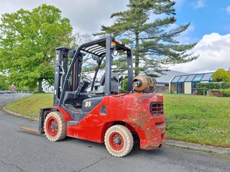 Carrello elevatore frontale a 4 ruote Hangcha CPYD35