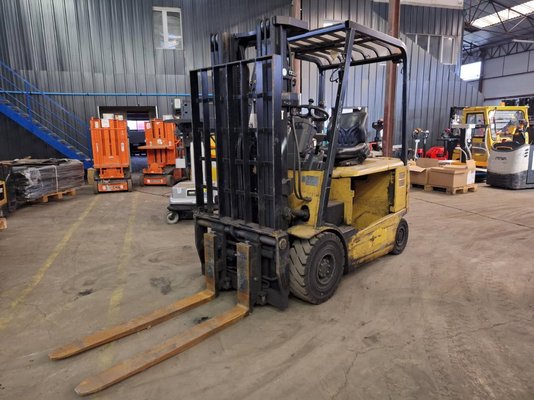 Carrello elevatore frontale a 4 ruote Caterpillar EP25K-PAC - 1