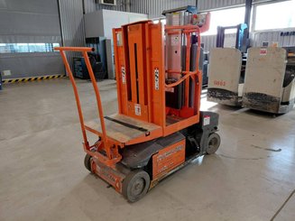 Navicella a gruppo di sollevamento verticale JLG TOUCAN DUO