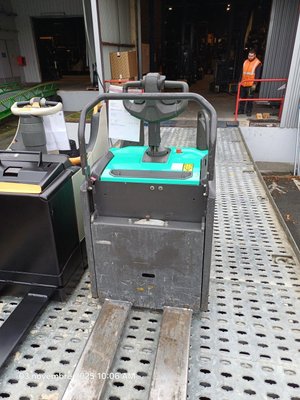 Transpallet con pedana Mitsubishi PBF25N3R MITSUBISHI - 1