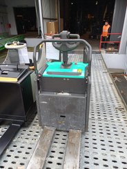 Transpallet con pedana Mitsubishi PBF25N3R MITSUBISHI - 1