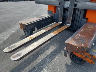 Carrello elevatore laterale multidirezionale Hubtex DQ40G