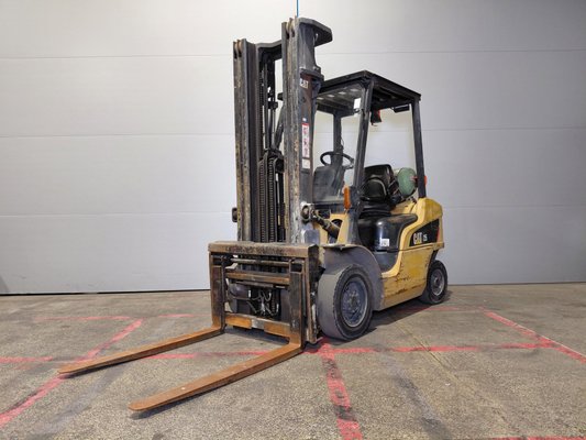 Carrello elevatore frontale a 4 ruote Caterpillar GP25NTD - 1