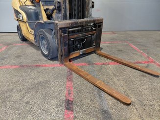 Carrello elevatore frontale a 4 ruote Caterpillar GP25NTD - 6