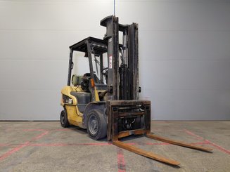 Carrello elevatore frontale a 4 ruote Caterpillar GP25NTD - 1