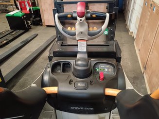 Stoccatori guida in accompagnamento Crown DT3040 2.0