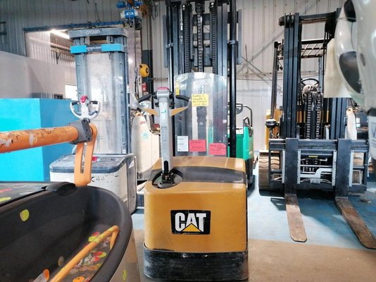Stoccatori guida in accompagnamento Caterpillar NSP16N - 1