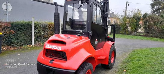 Carrelli elevatori fuoristrada Hangcha TT30-2