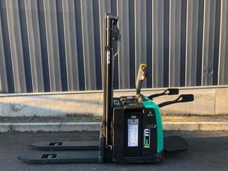 Stoccatori con piattaforma Mitsubishi SBV12P