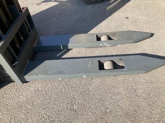 Stoccatori con piattaforma Mitsubishi SBV12P
