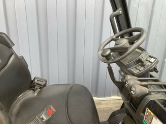Carrello elevatore frontale a 4 ruote Yale GLP18VX
