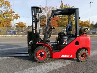 Carrello elevatore frontale a 4 ruote Hangcha XF25G