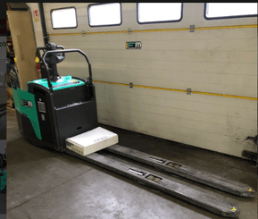 Transpallet con pedana Mitsubishi PBF20N3R Fourches 2400mm
