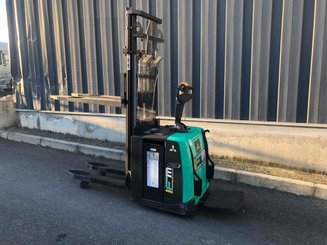Stoccatori con piattaforma Mitsubishi SBV12P