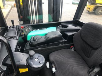 Carrelli retrattili Mitsubishi RB16N2H Cabine Grand Froid pour entrepôt frigorifique - 2