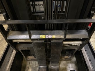 Carrelli retrattili Mitsubishi RB16N2H Cabine Grand Froid pour entrepôt frigorifique - 9