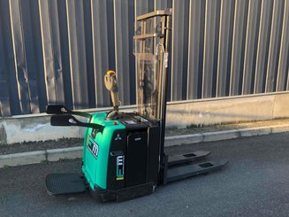 Stoccatori con piattaforma Mitsubishi SBV12P