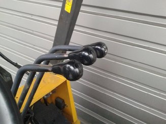 Carrello elevatore frontale a 4 ruote Caterpillar GC40K - 2