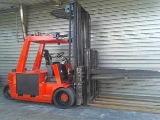 Carrello elevatore frontale a 4 ruote Mora EP105RK - 1