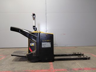 Transpallet con pedana Caterpillar NPV20N2