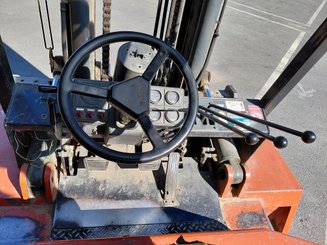 Carrello elevatore frontale a 4 ruote Nissan DF05A79V