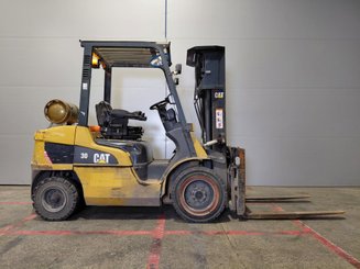 Carrello elevatore frontale a 4 ruote Caterpillar GP30NTD