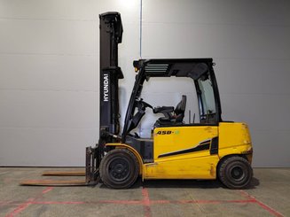 Carrello elevatore frontale a 4 ruote Hyundai 45B9
