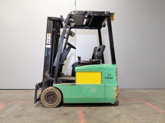 Carrello elevatore frontale a 3 ruote Yale ERP16 ATF - 4