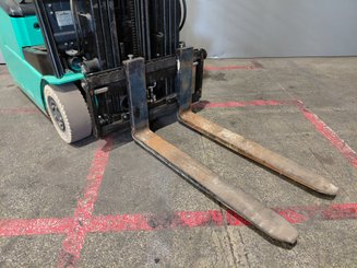 Carrello elevatore frontale a 3 ruote Mitsubishi FB15PNT