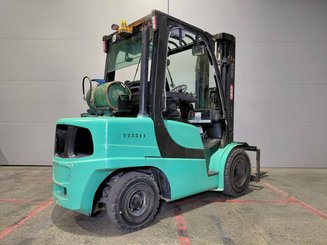 Carrello elevatore frontale a 4 ruote Yale GLP35