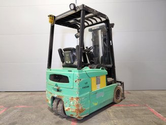 Carrello elevatore frontale a 3 ruote Yale ERP16 ATF - 3