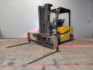 Carrello elevatore frontale a 4 ruote Yale ERP45VL
