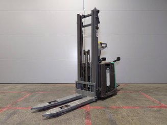 Stoccatori con piattaforma Mitsubishi SBV12P