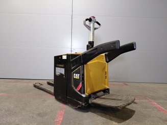 Transpallet con pedana Caterpillar NPV20N2