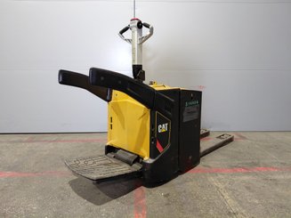 Transpallet con pedana Caterpillar NPV20N2