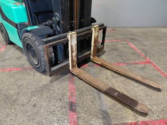 Carrello elevatore frontale a 4 ruote Yale GLP35