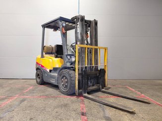 Carrello elevatore frontale a 4 ruote TCM FHG30 - 1