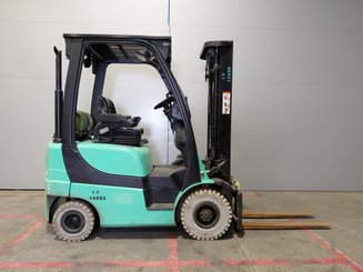 Carrello elevatore frontale a 4 ruote Yale GLP20SX - 5