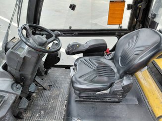 Carrello elevatore frontale a 4 ruote Caterpillar GP45NTD