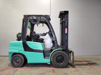 Carrello elevatore frontale a 4 ruote Yale GLP35