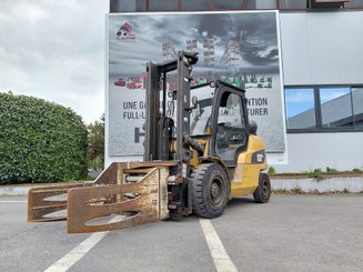 Carrello elevatore frontale a 4 ruote Caterpillar GP45NTD