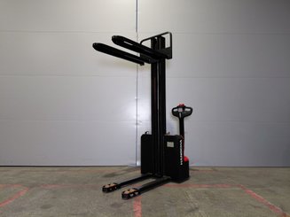 Stoccatori guida in accompagnamento Hangcha CDD12-AMC2 