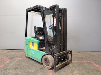 Carrello elevatore frontale a 3 ruote Yale ERP16 ATF - 1