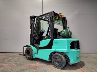 Carrello elevatore frontale a 4 ruote Yale GLP35