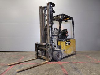 Carrello elevatore frontale a 3 ruote Caterpillar EP20PNT - 1