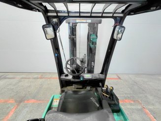 Carrello elevatore frontale a 3 ruote Yale ERP16 ATF