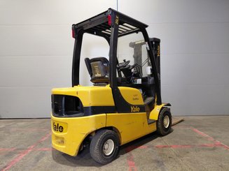 Carrello elevatore frontale a 4 ruote Yale GDP25 - 3