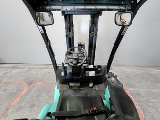 Carrelli elevatori a gas Yale YALE GLP25 - 7